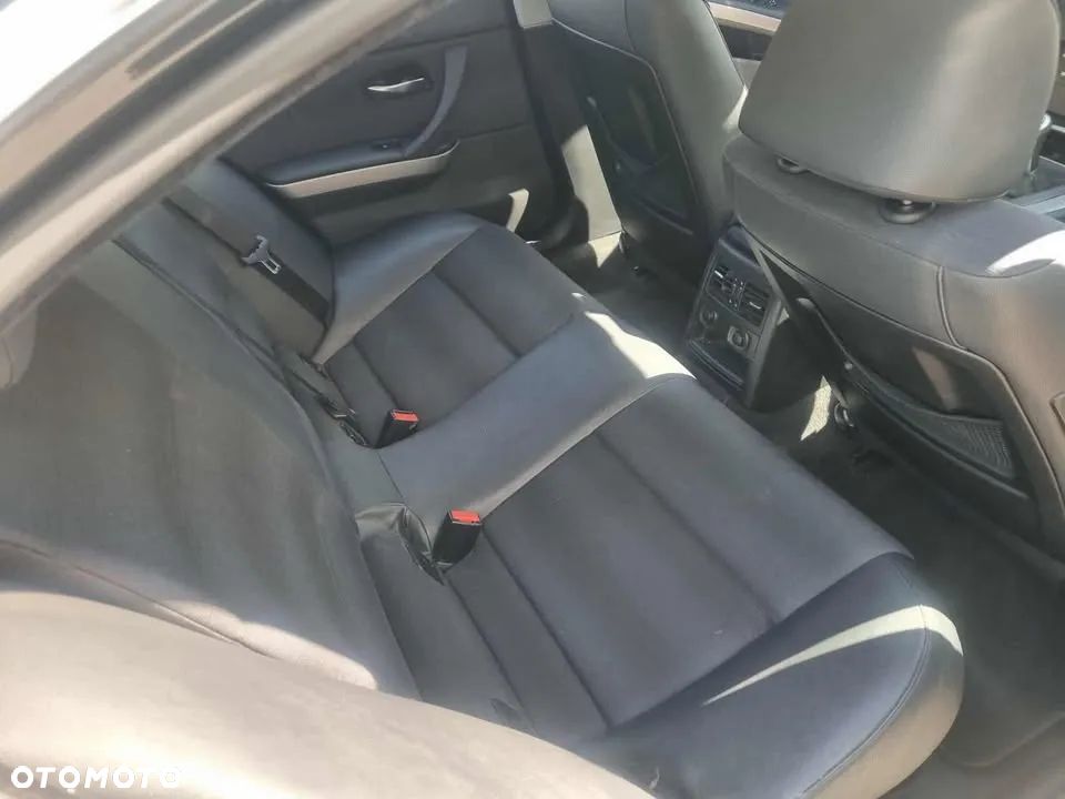 BMW Seria 3 325i - 16