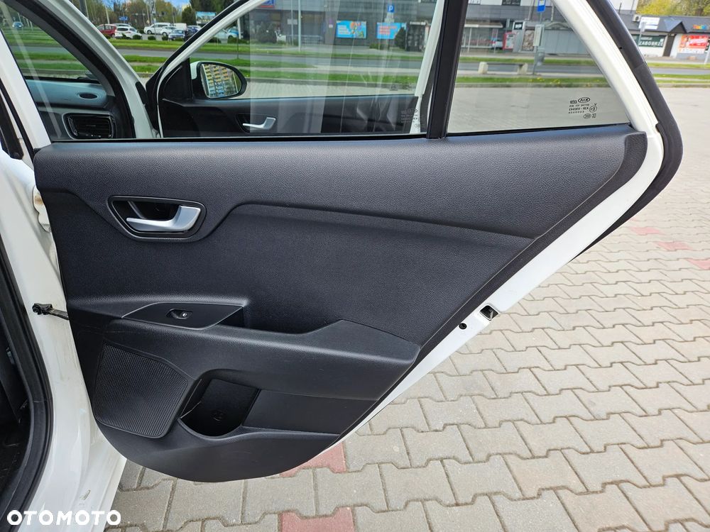 Kia Rio 1.2 L - 26