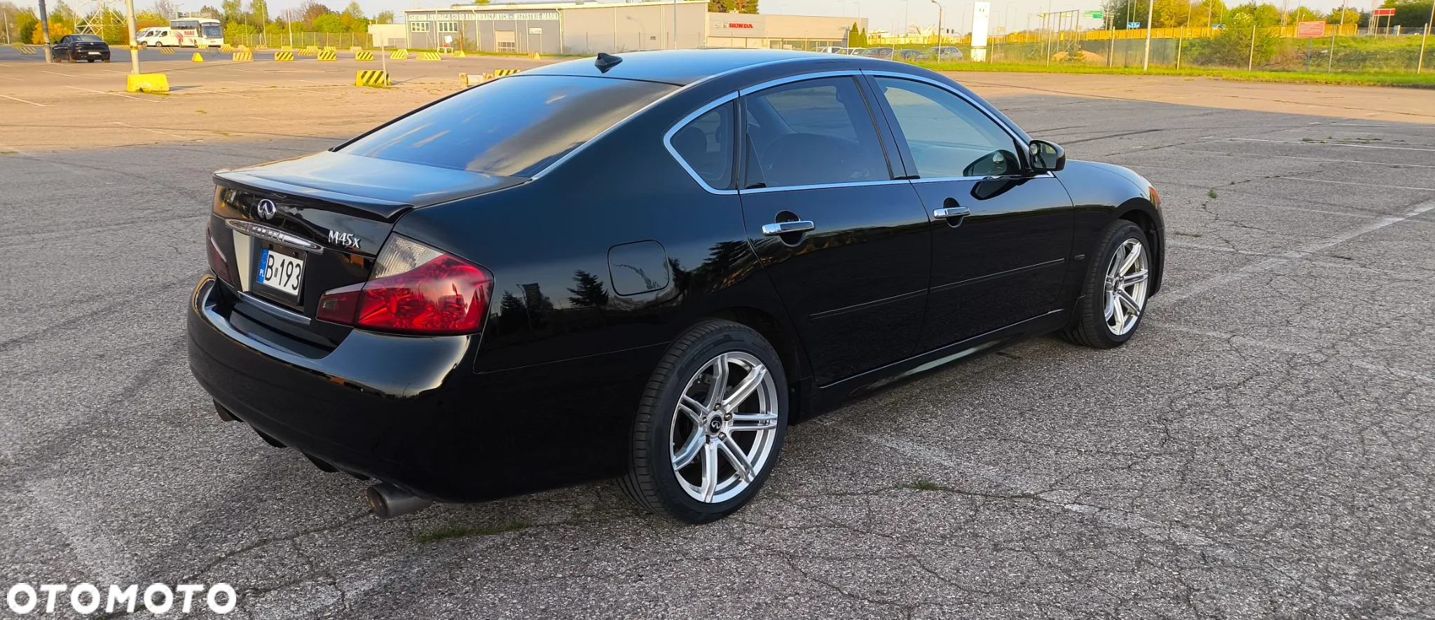 Infiniti M - 6