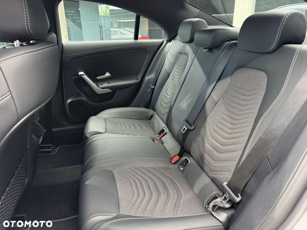 Mercedes-Benz CLA 180 7G-DCT - 15