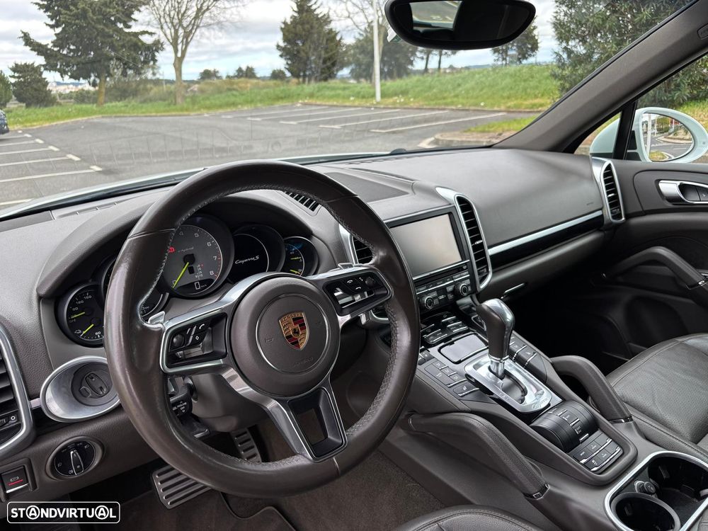 Porsche Cayenne S Tiptronic S - 39