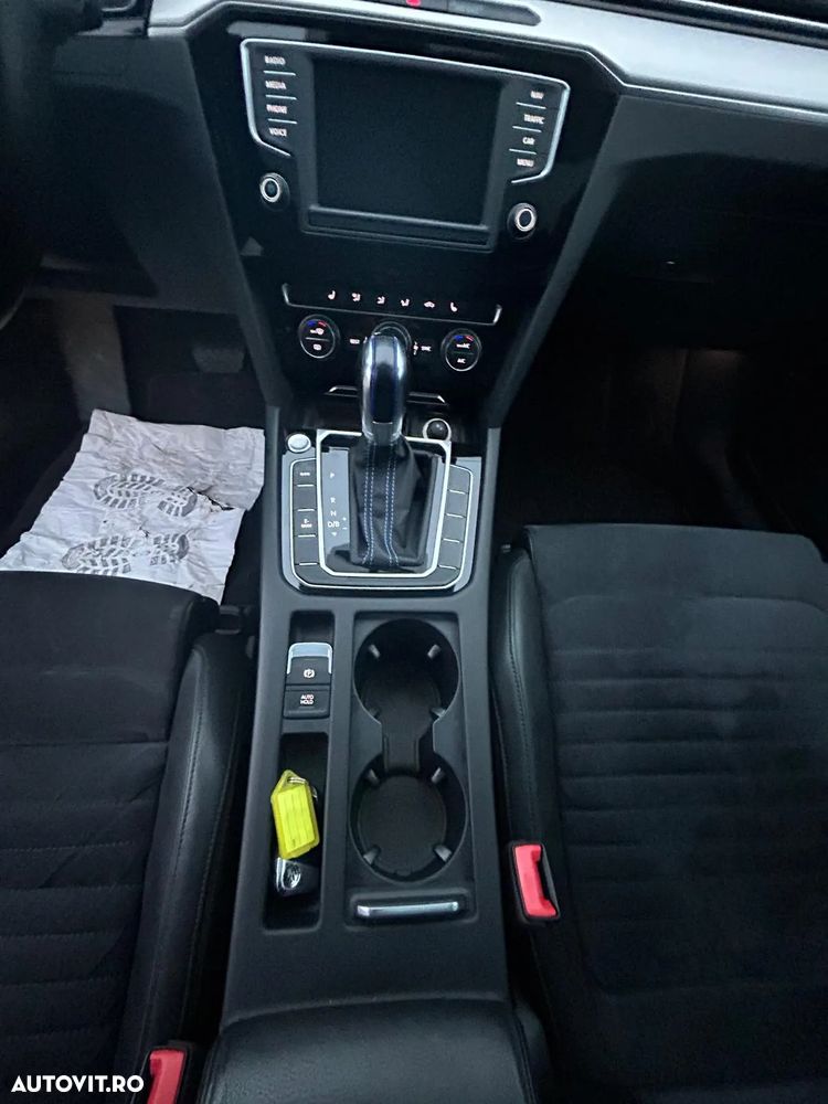 Volkswagen Passat - 15