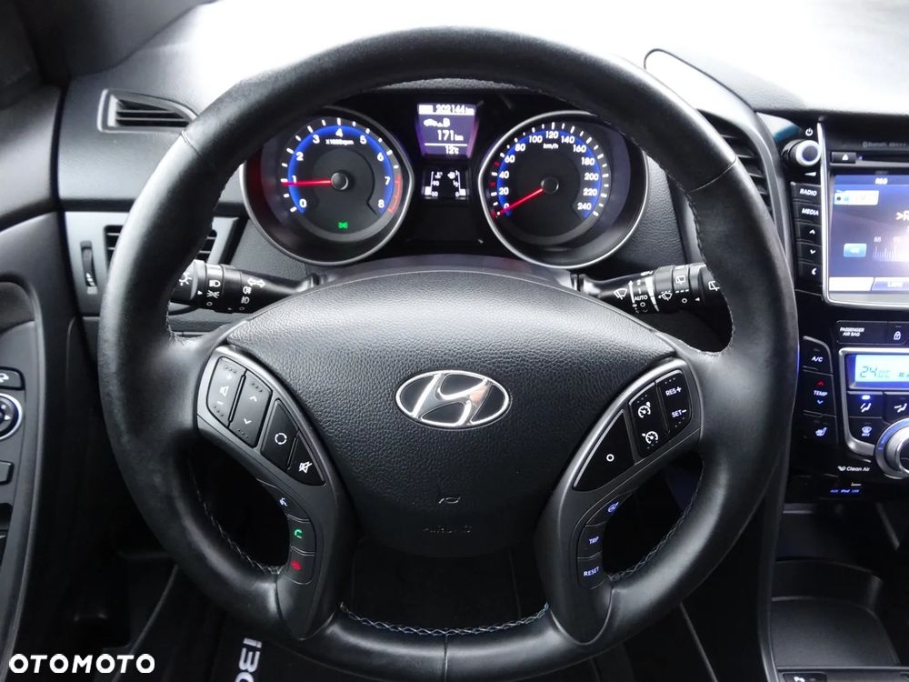 Hyundai i30 blue 1.6 GDI Passion - 27