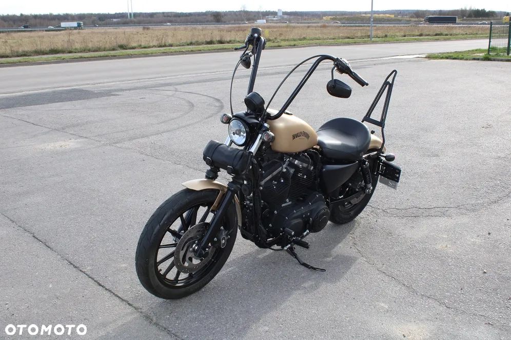 Harley-Davidson Sportster Iron 883 - 2