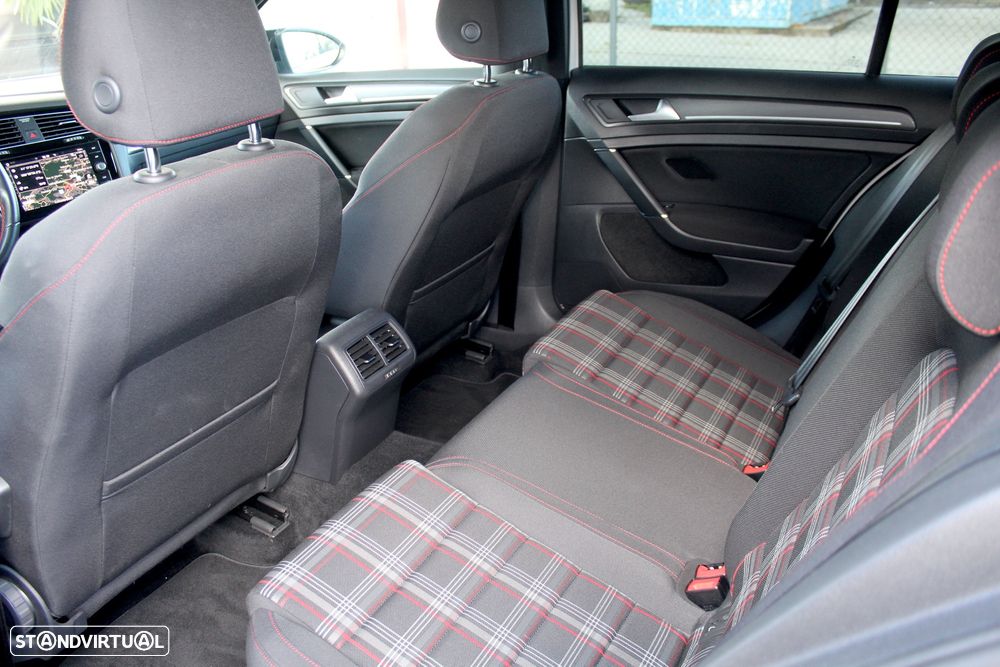 VW Golf 2.0 TSI GTI DSG - 8