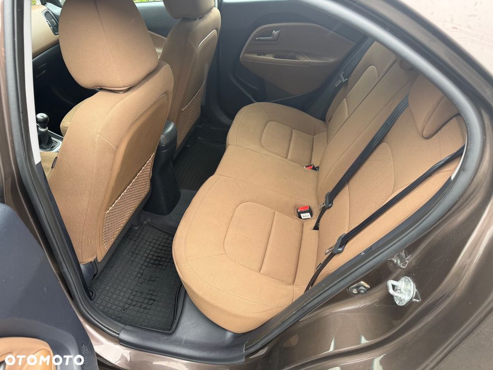 Kia Rio 1.2 XL - 6