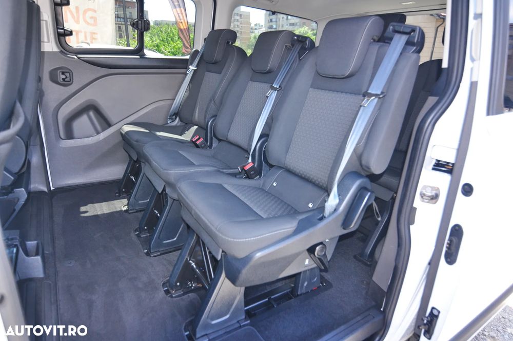 Ford Tourneo Custom Bus 320 2.0 EcoBlue 185 CP L1H1 Titanium Aut. - 12