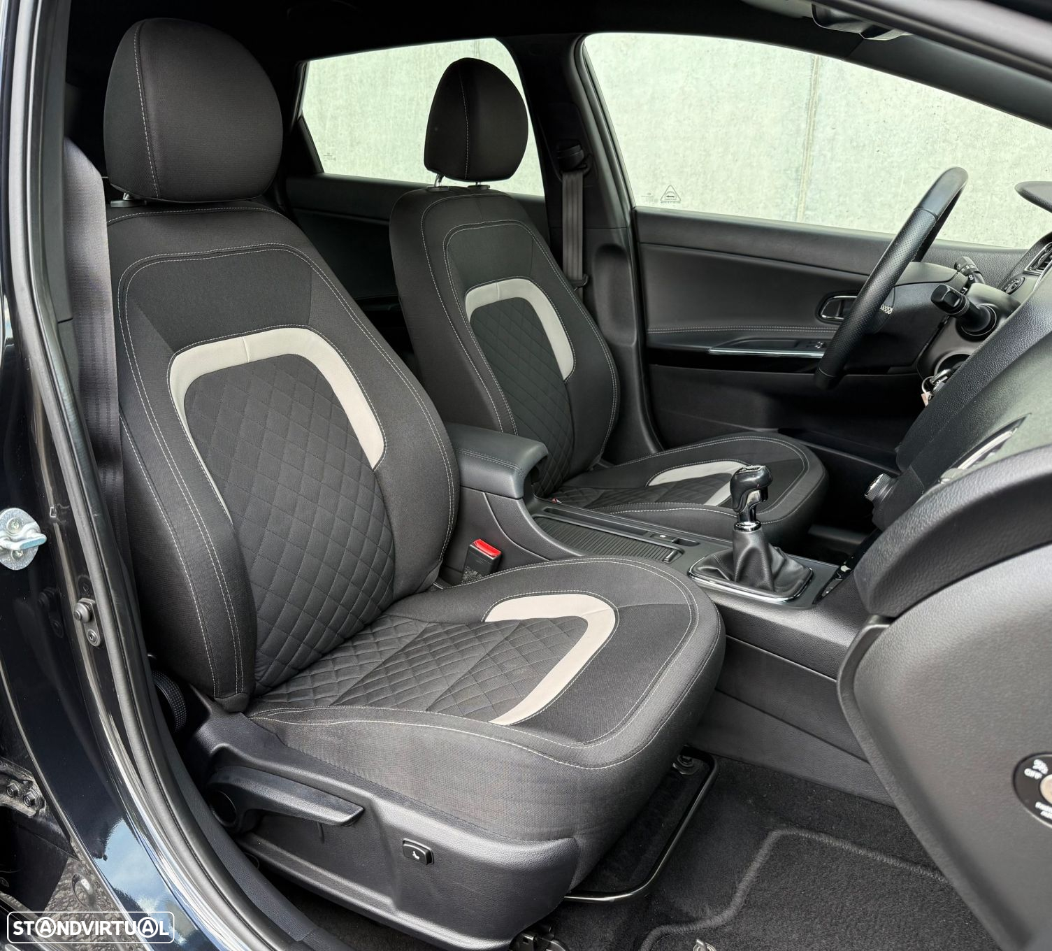 Kia Ceed SW 1.0 T-GDI GT Line - 28