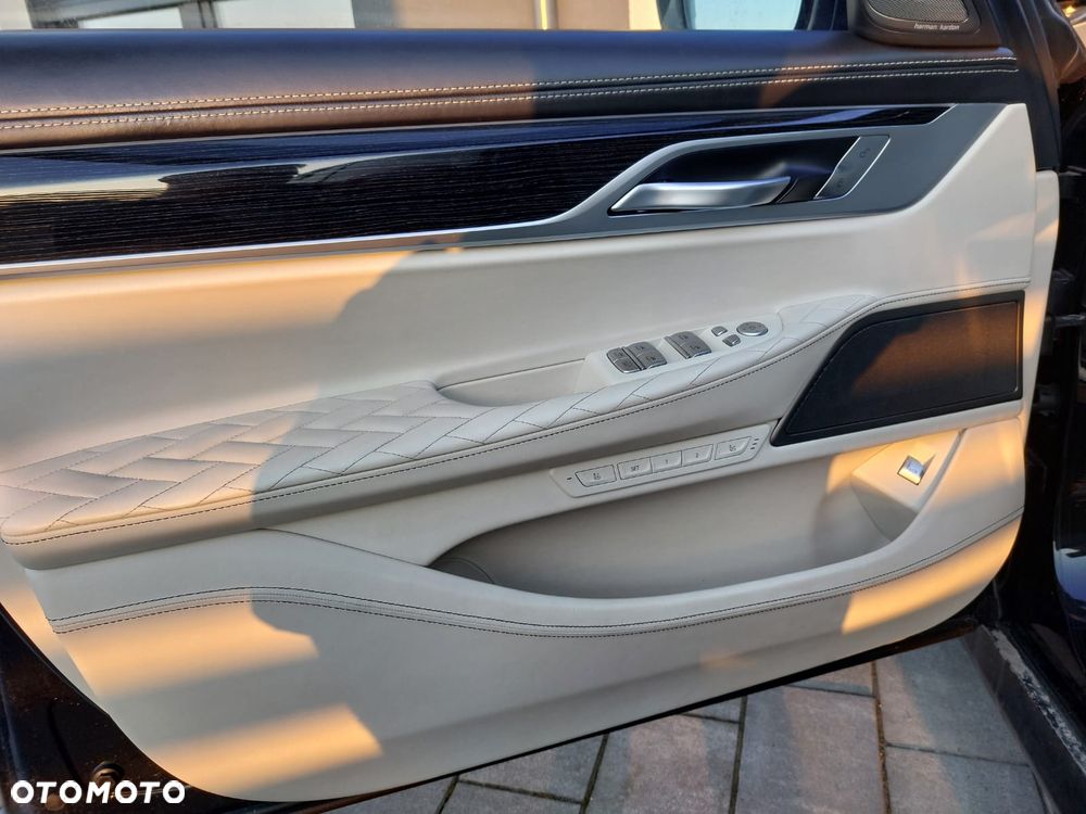 BMW Seria 7 750d xDrive sport - 15