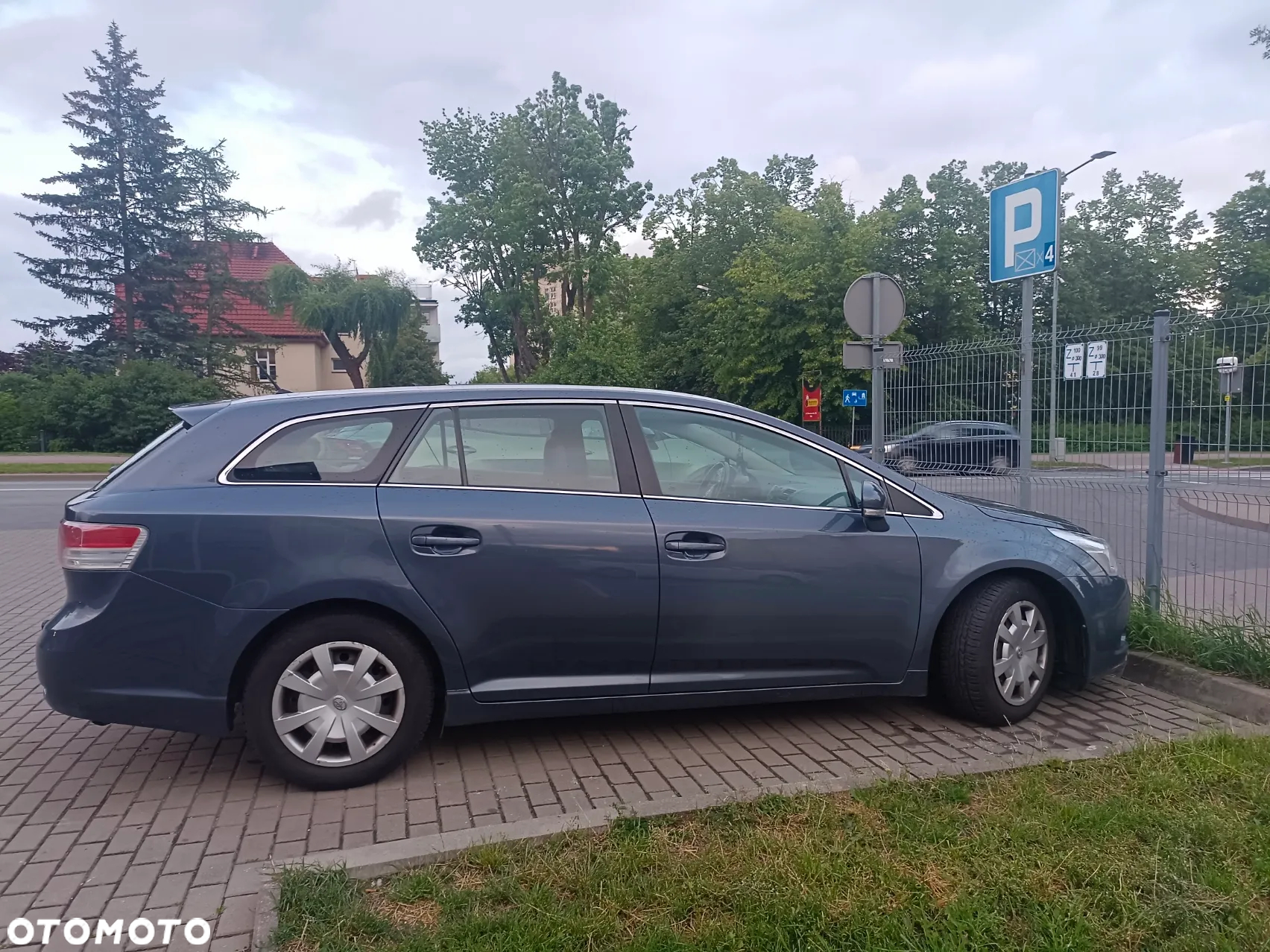 Toyota Avensis 2.0 D-4D Combi - 4