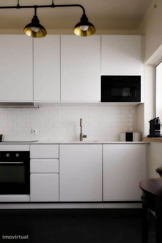 Quarto - localizado em Algés Lisbon - Grande imagem: 3/29