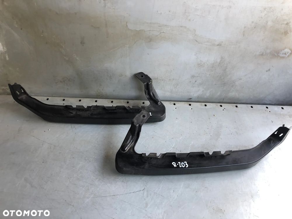 R202 I R203 . Lewy Prawy Wspornik Mocowanie Ślizg Lampy Przód Chevrolet Orlando 95018459 95018460 - Wysyłka