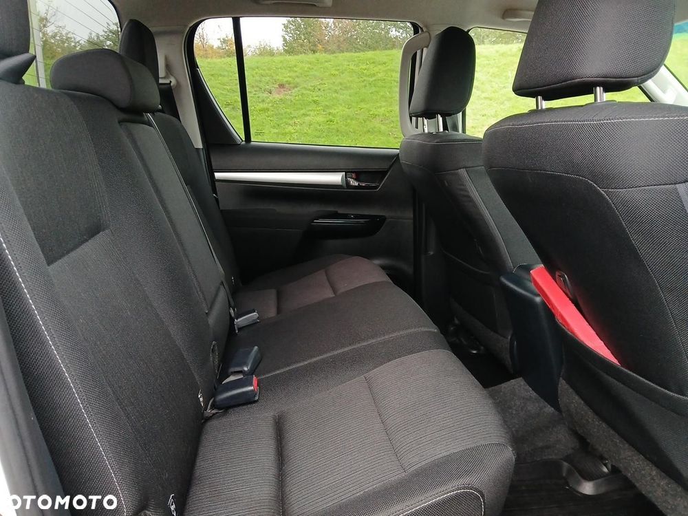 Toyota Hilux 2.8 D-4D Double Cab SR5 4x4 - 18