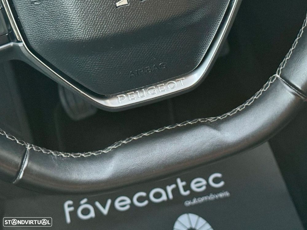 Peugeot 3008 1.2 PureTech Allure - 29