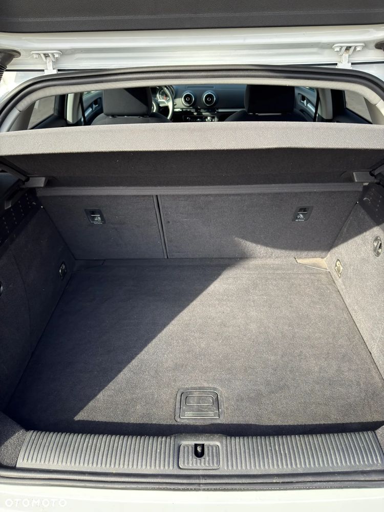 Audi A3 Sportback 2.0 TDI Ambiente - 13