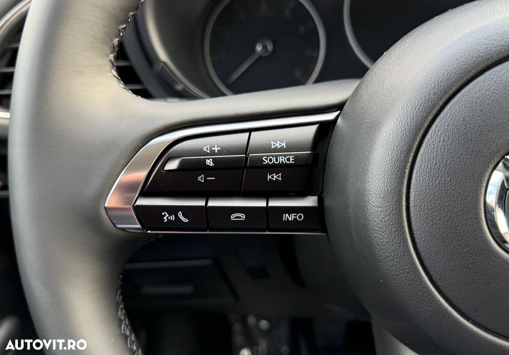 Mazda 3 e-SKYACTIV-X 186 M HYBRID CENTRE-LINE - 14