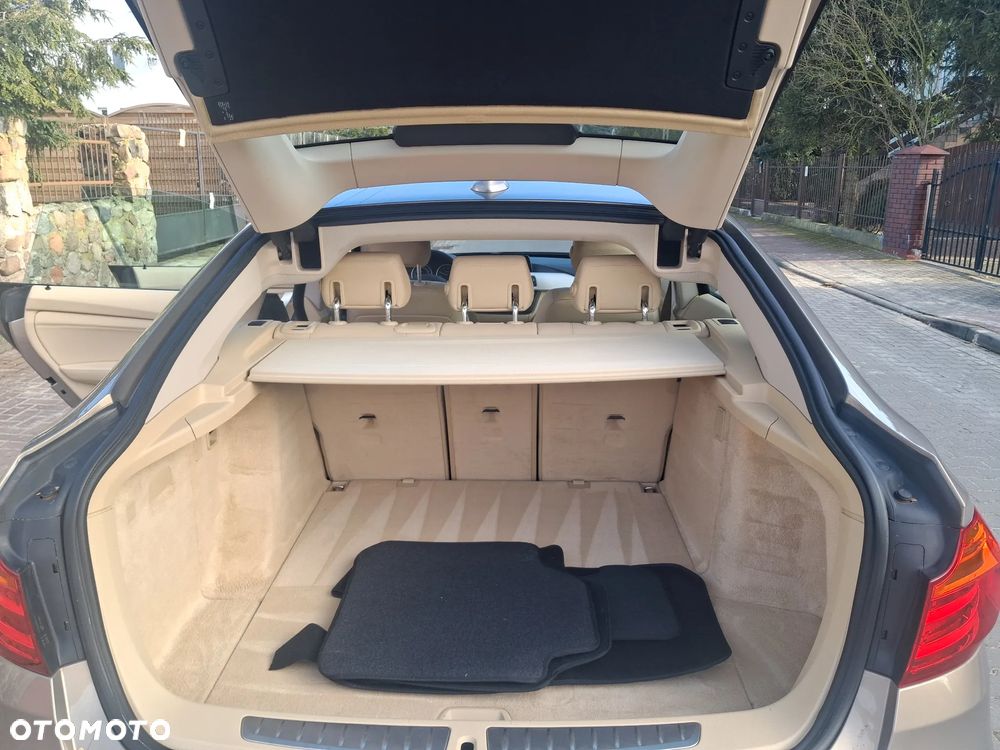 BMW 3GT 318d Luxury Line - 13