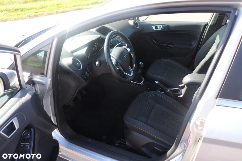 Ford Fiesta 1.0 EcoBoost Titanium - 23