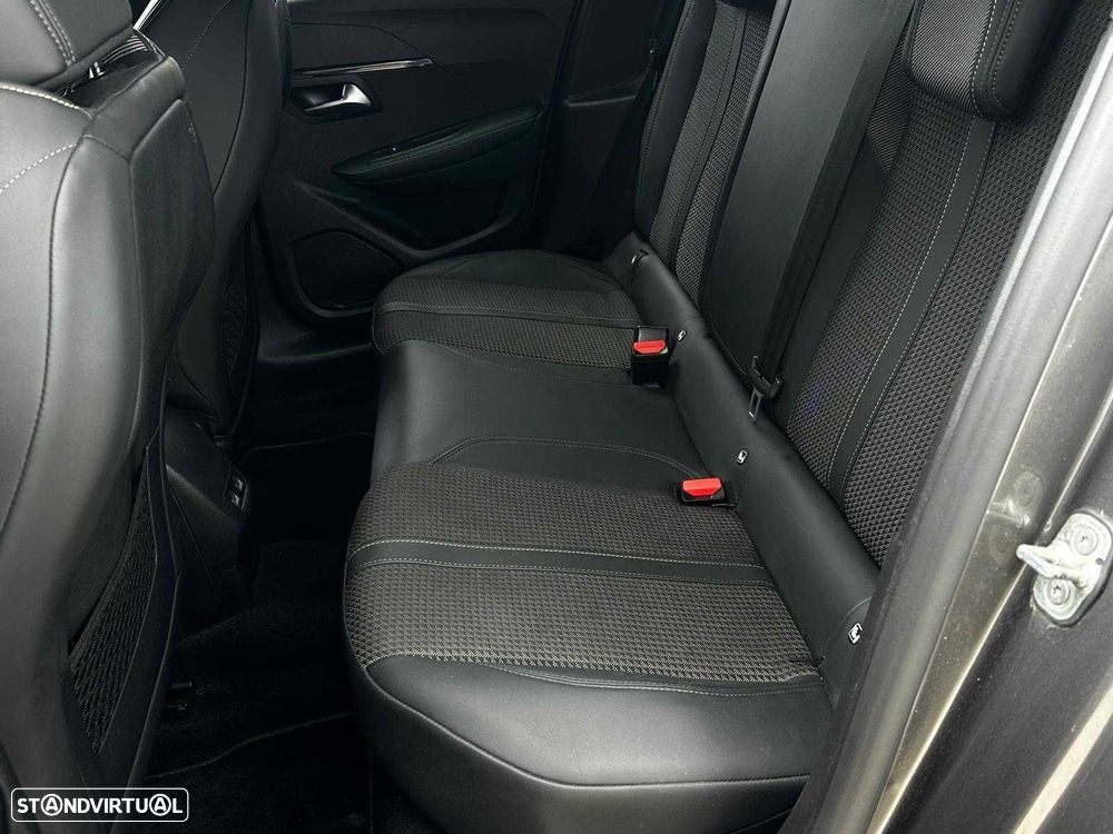 Peugeot 208 1.2 PureTech GT EAT8 - 21