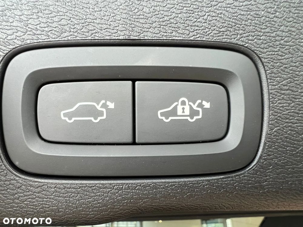 Volvo XC 60 B5 B AWD Geartronic RDesign - 31