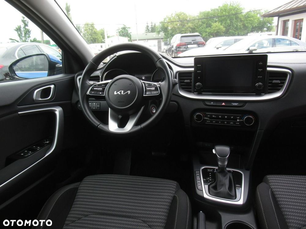 Kia Ceed 1.5 T-GDI M DCT - 11