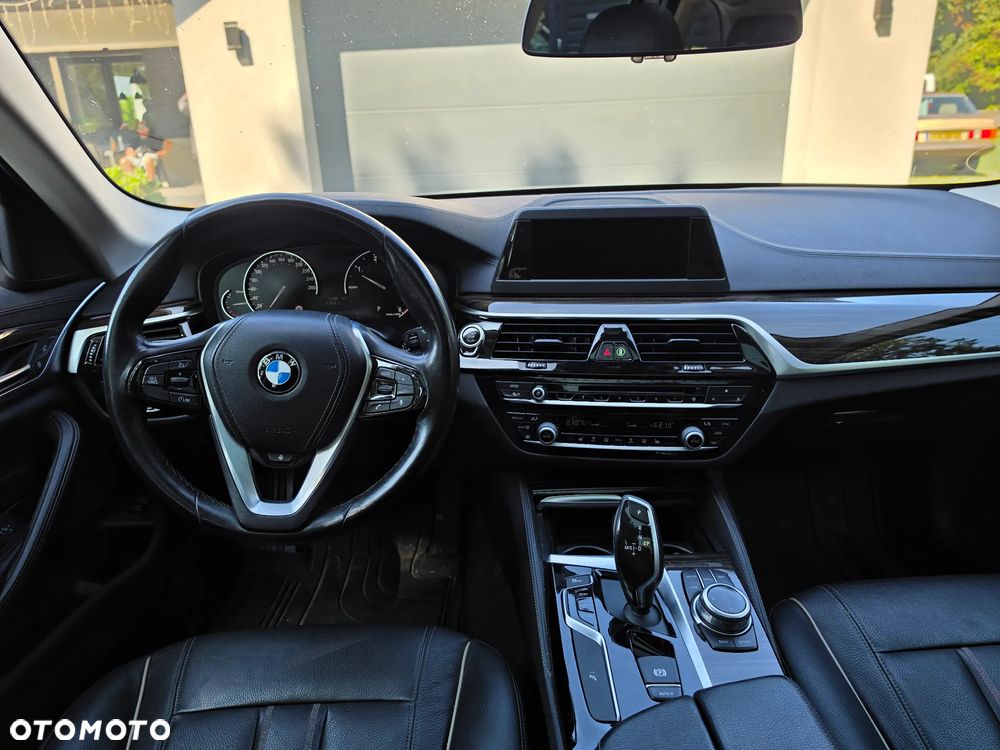 BMW Seria 5 525d Luxury Line sport - 19