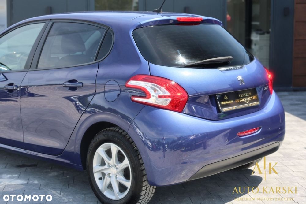 Peugeot 208 - 17