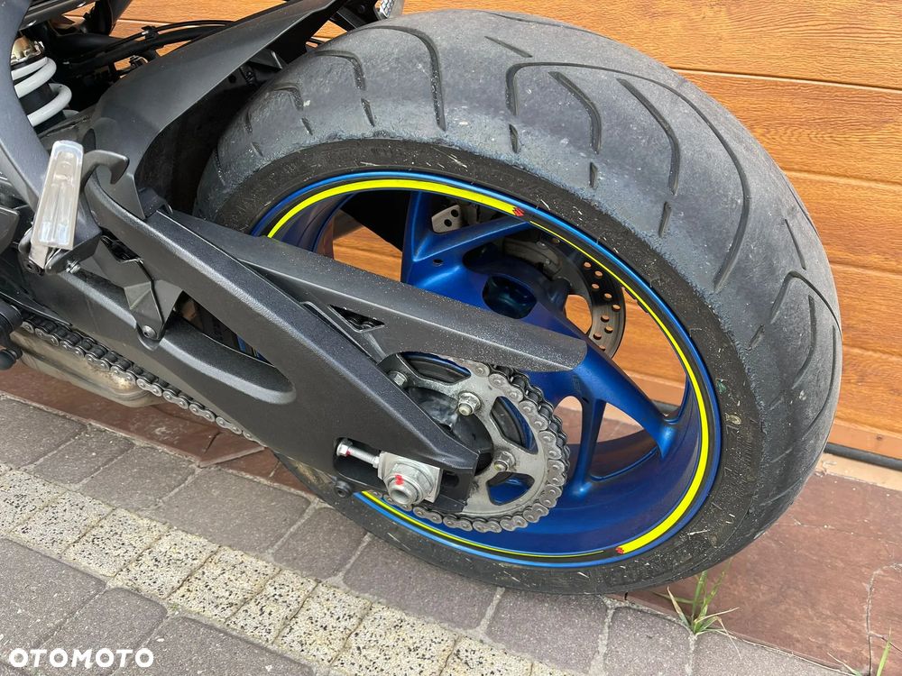 Suzuki GSX 1000 - 13