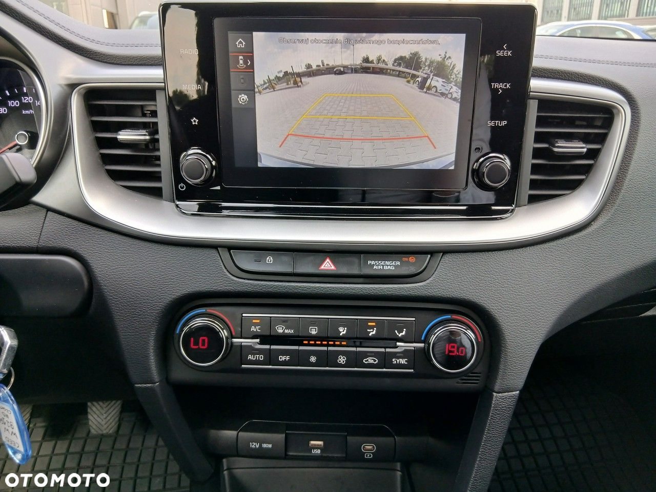 Kia Ceed - 16