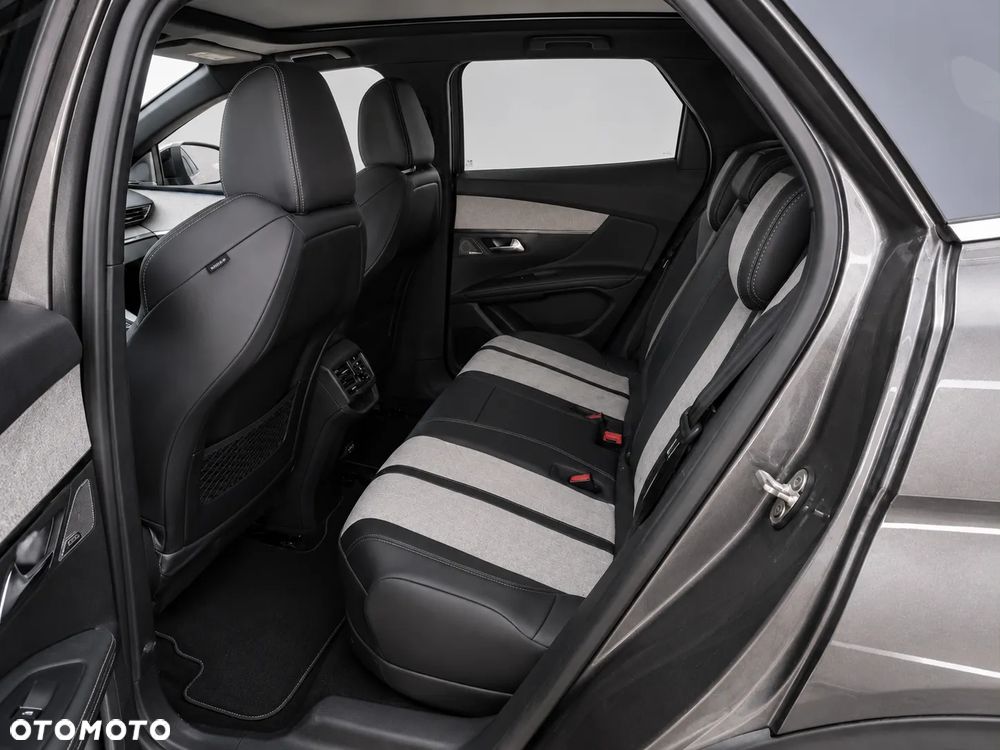 Peugeot 3008 1.6 PureTech HYbrid4 GT Line S&S EAT8 - 8