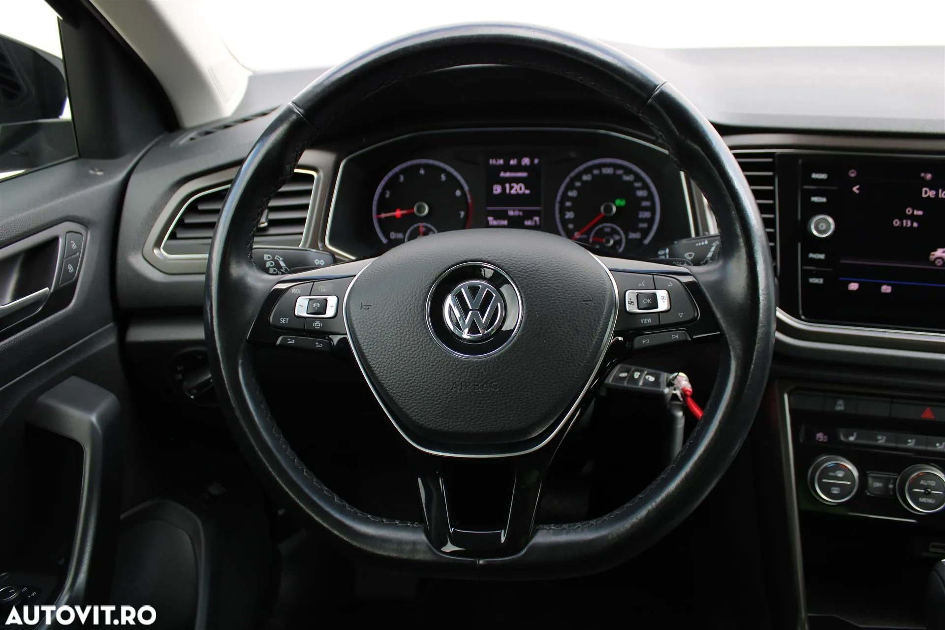 Volkswagen T-ROC 1.5 TSI DSG Style - 16