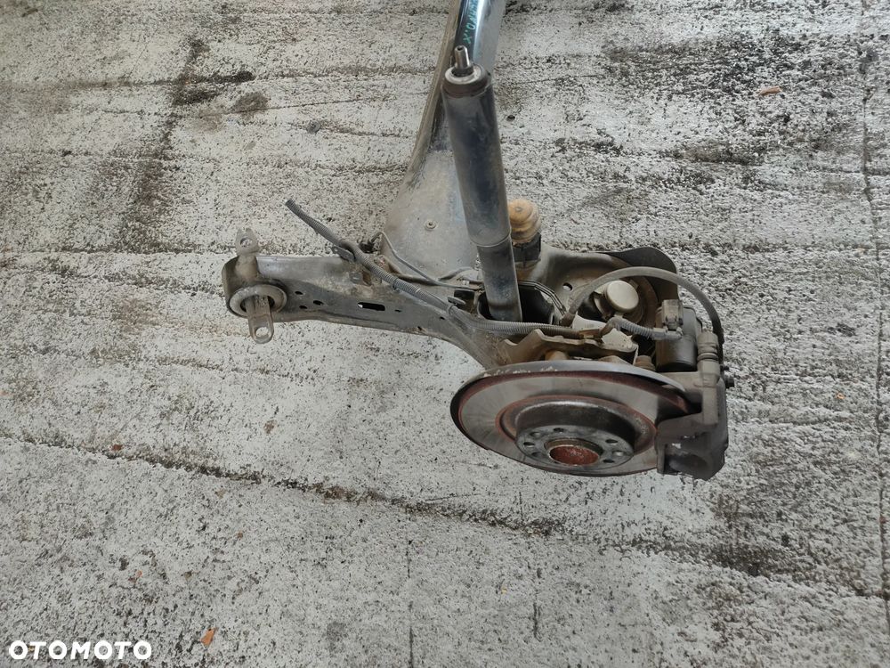 BELKA ZAWIESZENIA TYŁ OPEL GRANDLAND X - 2