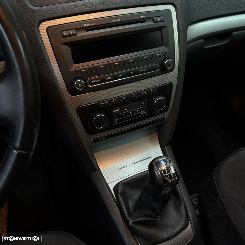 Skoda Octavia Break 1.2 TSi Sportline - 8