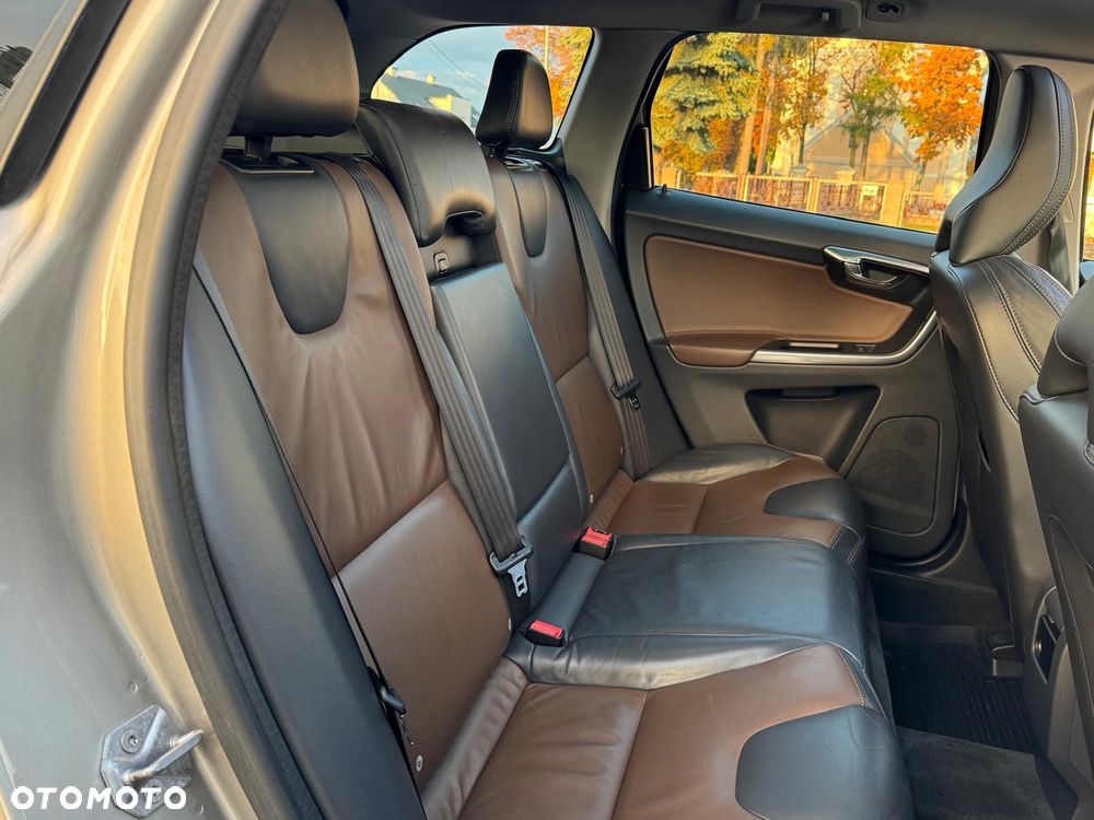 Volvo XC 60 D4 Geartronic Summum - 23