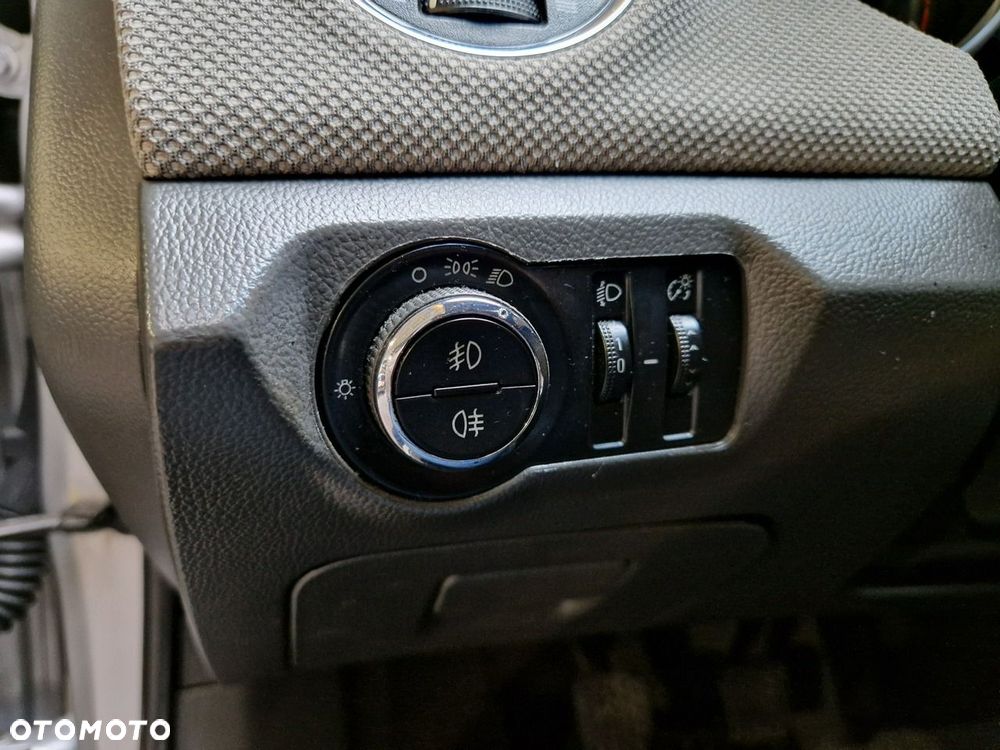 Chevrolet Cruze 1.6 LS - 17