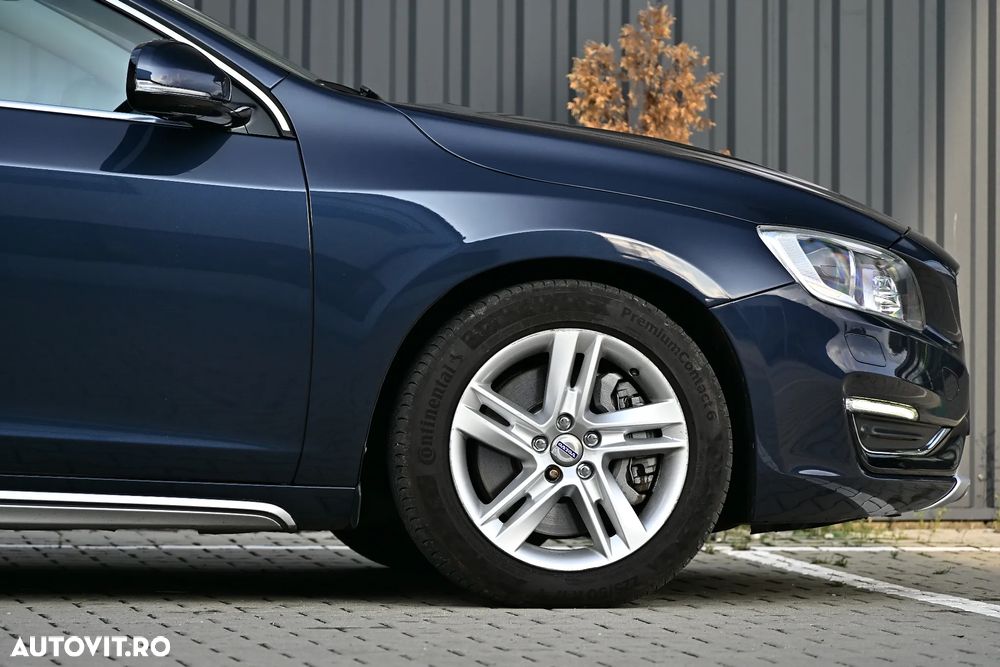 Volvo V60 D6 Plug-In-Hybrid AWD Geartronic Summum - 40