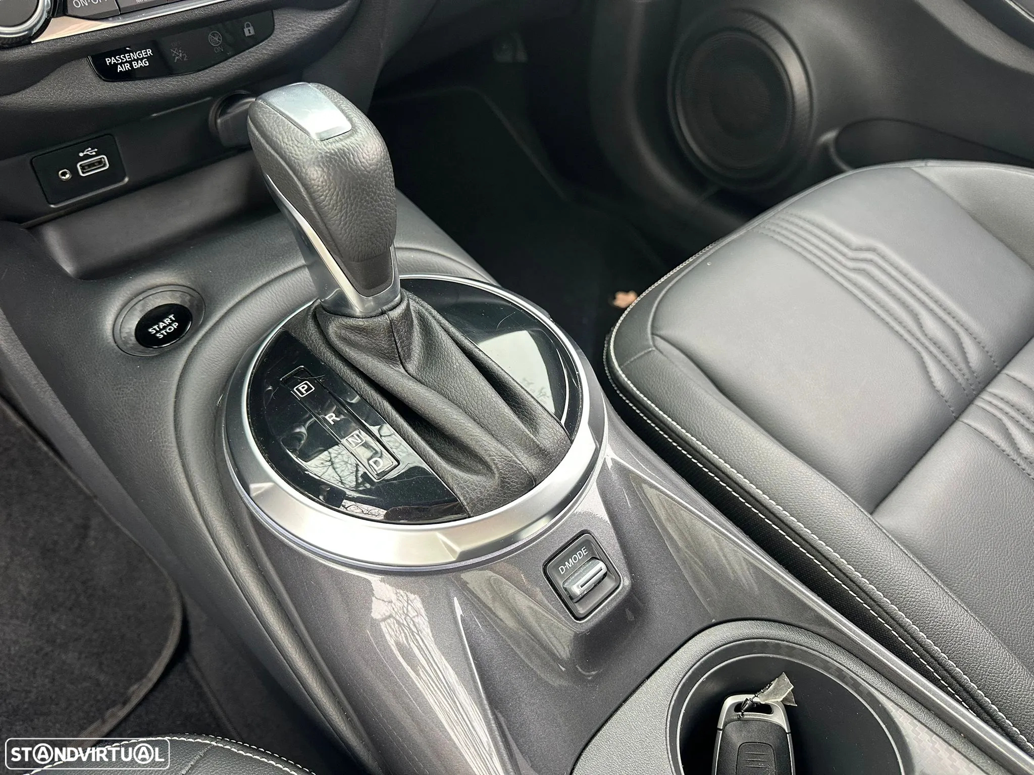 Nissan Juke 1.6 Hybrid Tekna TwoTone T - 24