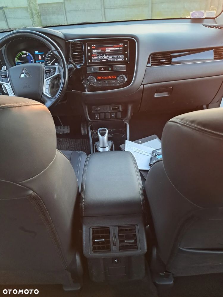 Mitsubishi Outlander 2.4 4WD Spirit - 29