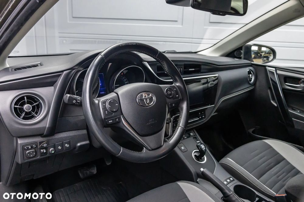 Toyota Auris Hybrid 135 Premium - 12