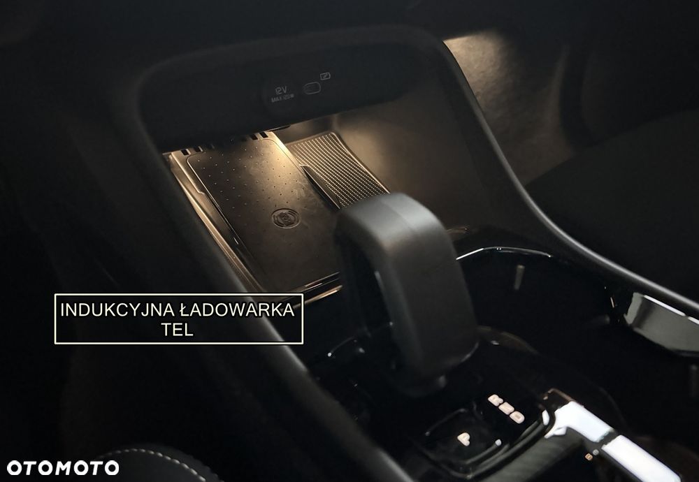 Volvo XC 40 B3 B DKG Plus Black Edition - 27