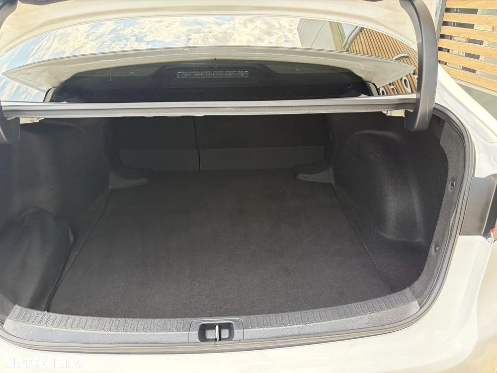 Toyota Corolla 1.8 HSD Exclusive - 32