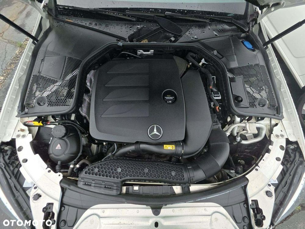 Mercedes-Benz Klasa C 300 4Matic 9G-TRONIC AMG Line - 12