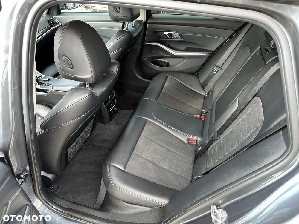 BMW Seria 3 - 24