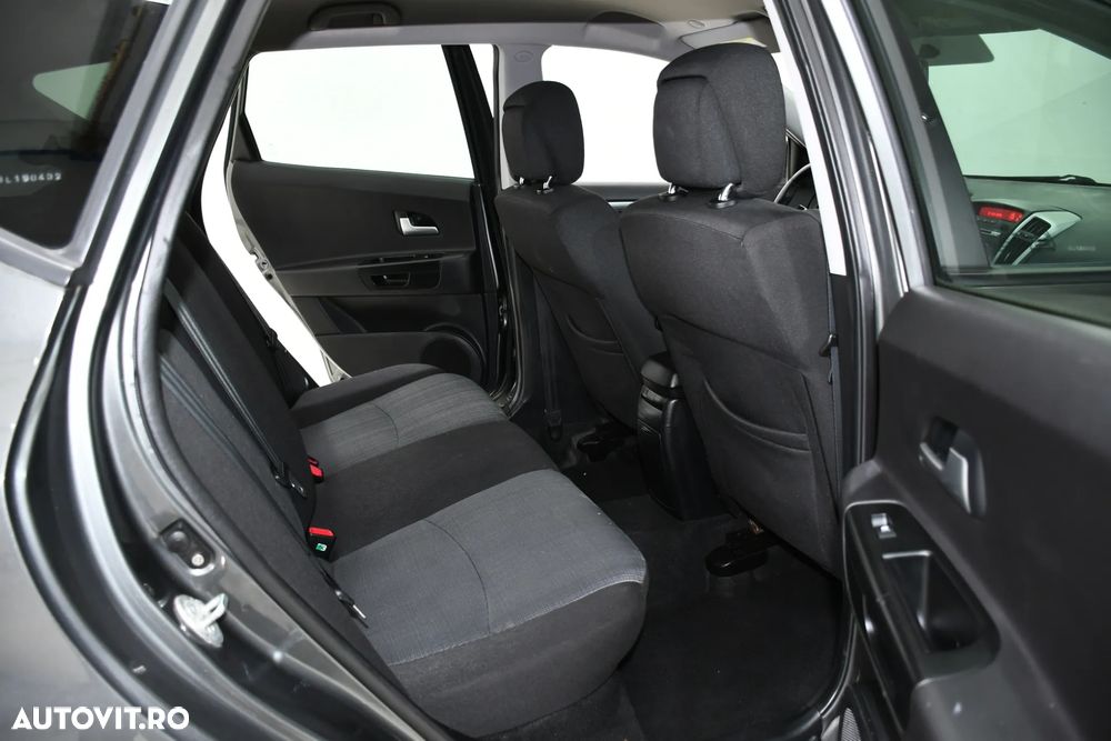 Kia Ceed 1.6 CRDi 115 Dream-Team Edition - 6