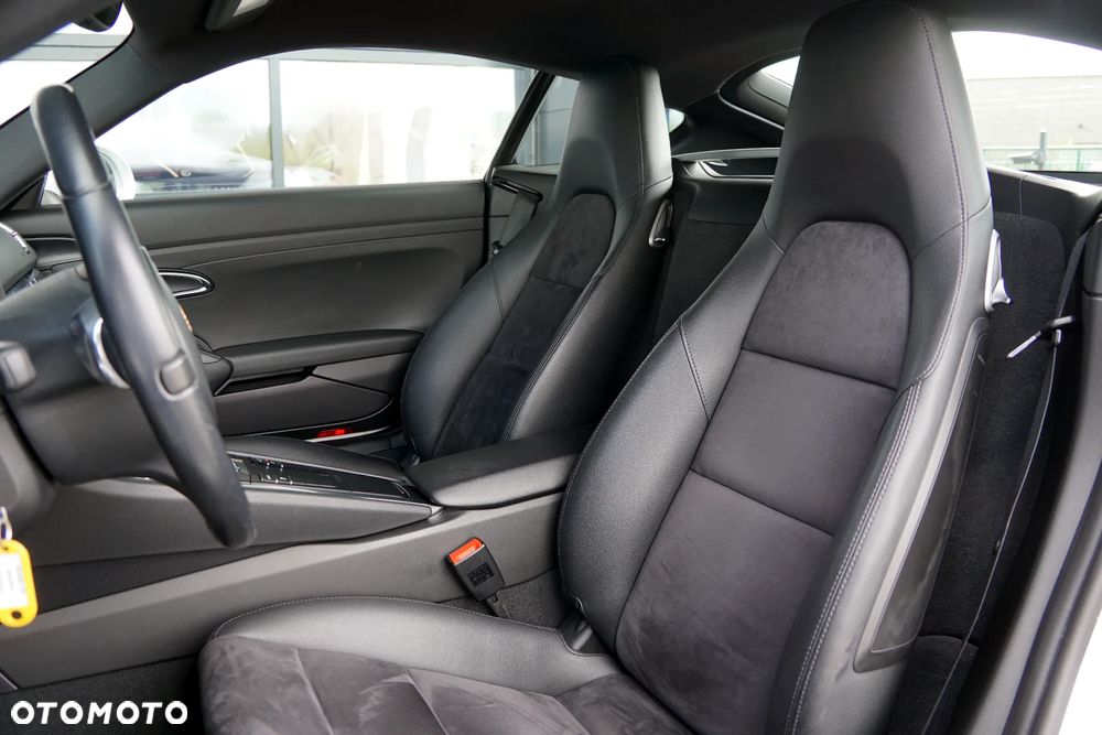 Porsche Cayman PDK Black Edition - 21