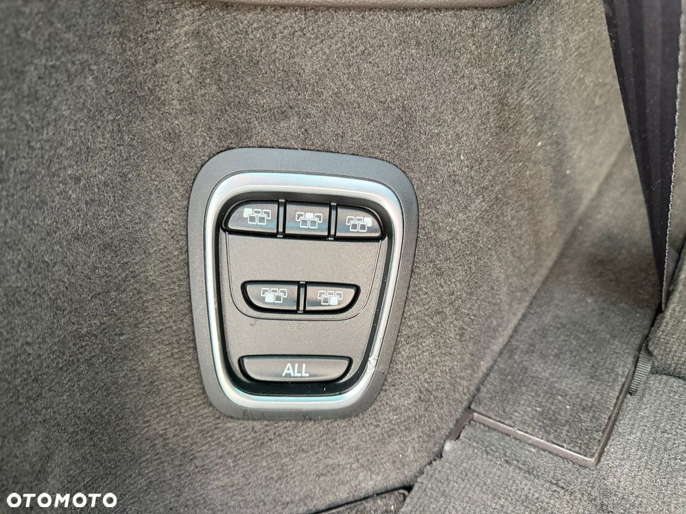 Renault Espace 1.6 dCi Energy Initiale Paris EDC 7os - 23