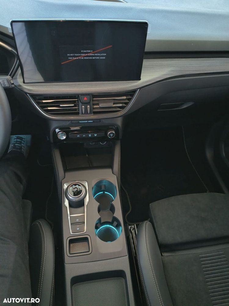 Ford Kuga - 8