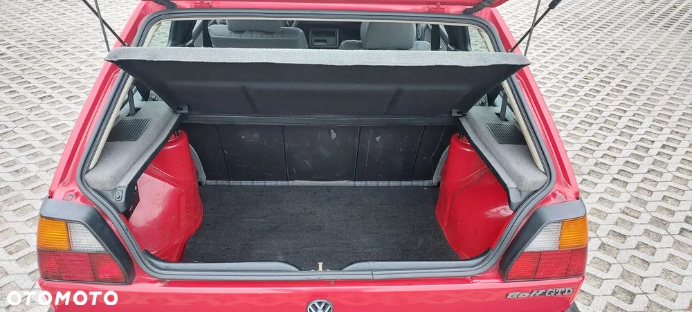 Volkswagen Golf - 33