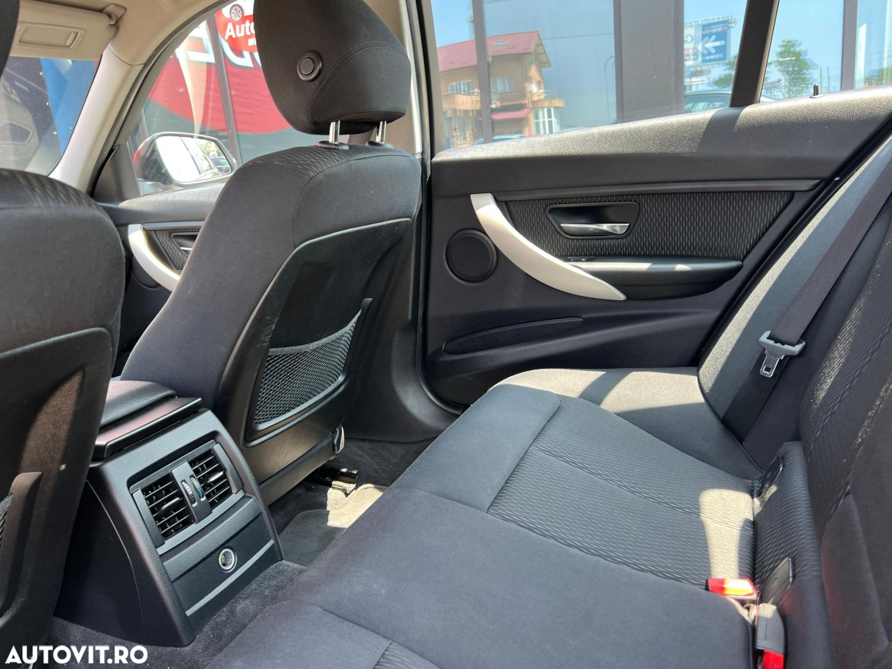 BMW Seria 3 - 16