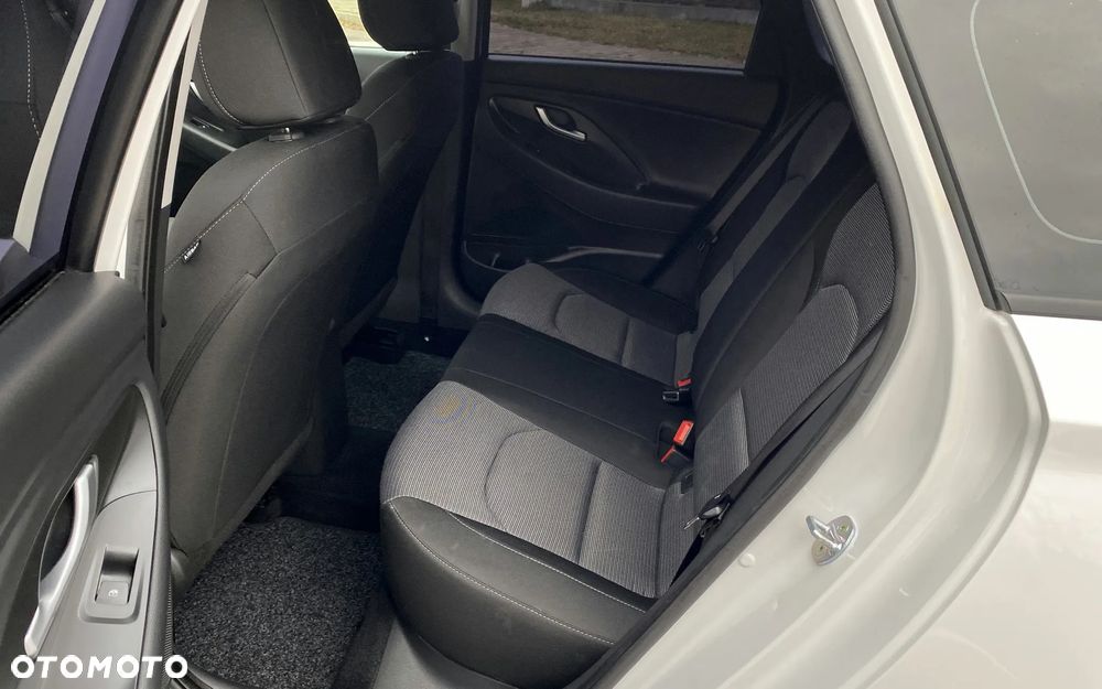 Hyundai i30 1.4 Passion - 23